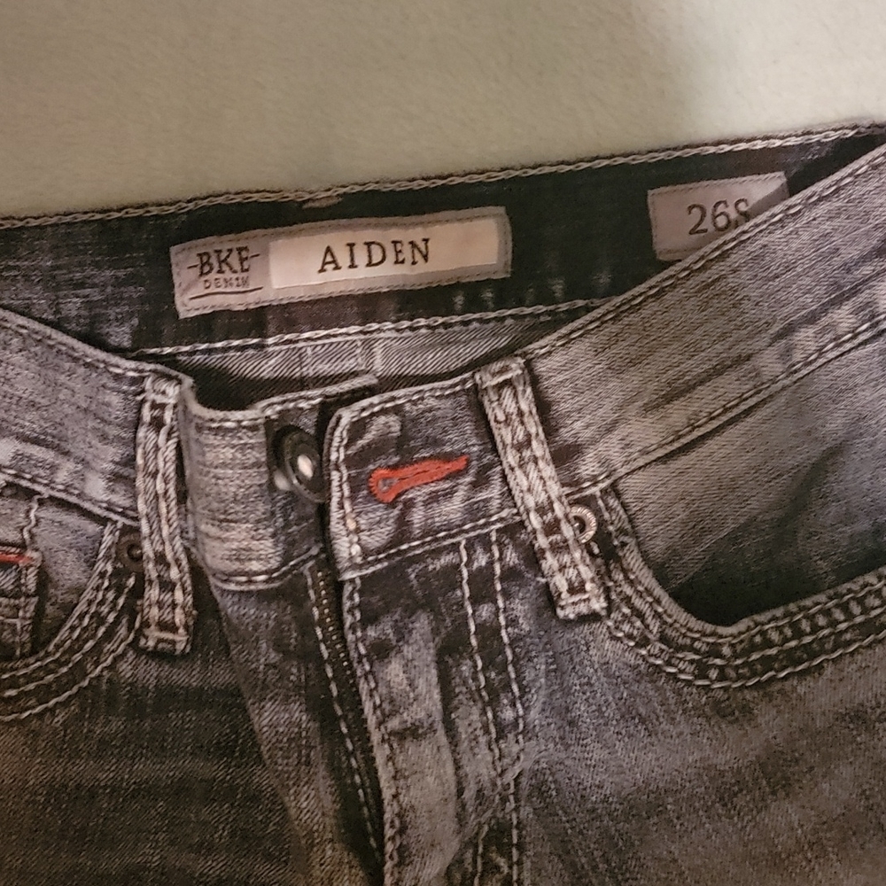 Buckle jeans